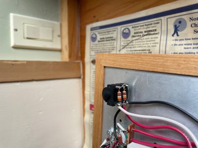 crack-headphone-wiring.jpg