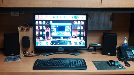 DESK3.jpg