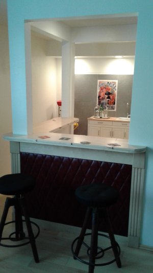 Bar2.jpg