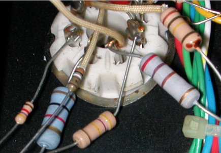 6EM7-closeup-amp-b.png