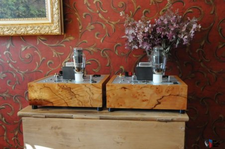 849414-bottlehead-eros-preamp-and-paranount-monoblocks.jpg